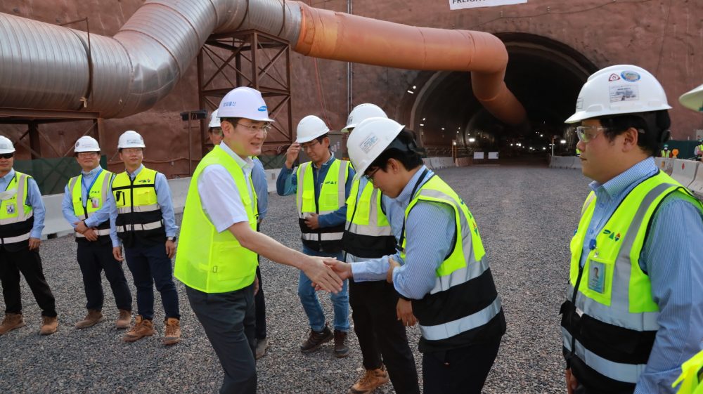 Samsung’s Jay Y. Lee Sends Galaxy Gifts to Middle East Staff as Tensions Rise 