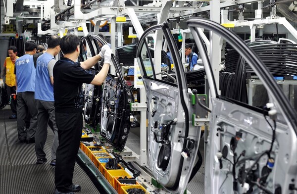 Hyundai Motor Labor Deal Eases Strike Risk as Global Auto Costs Rise