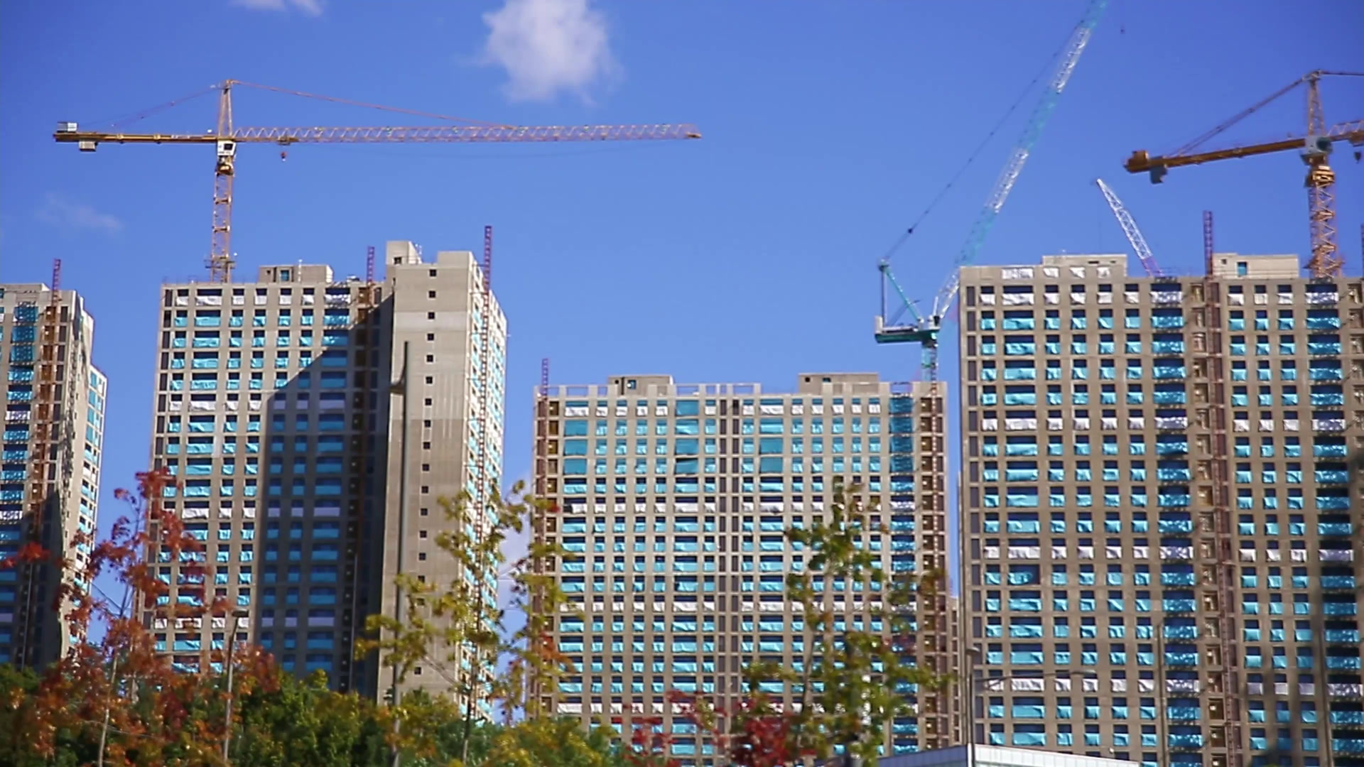 28250953_MotionElements_a-high-rise-apartment-complex-under-construction-vimage-a-0005