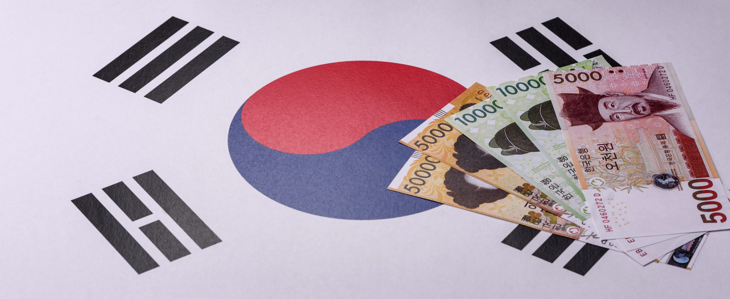 South Korean Firms Feel the Pain as the Won Weakens to 1,470 per Dollar