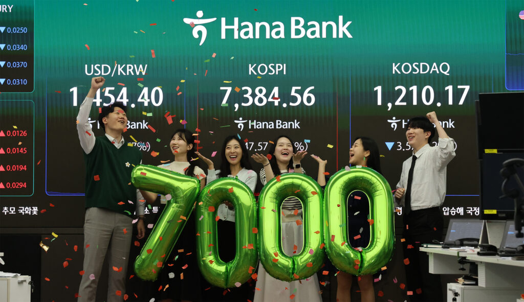 South Korea’s Kospi Breaks Above 7,000 as AI-Driven Chip Rally Powers Market to Record