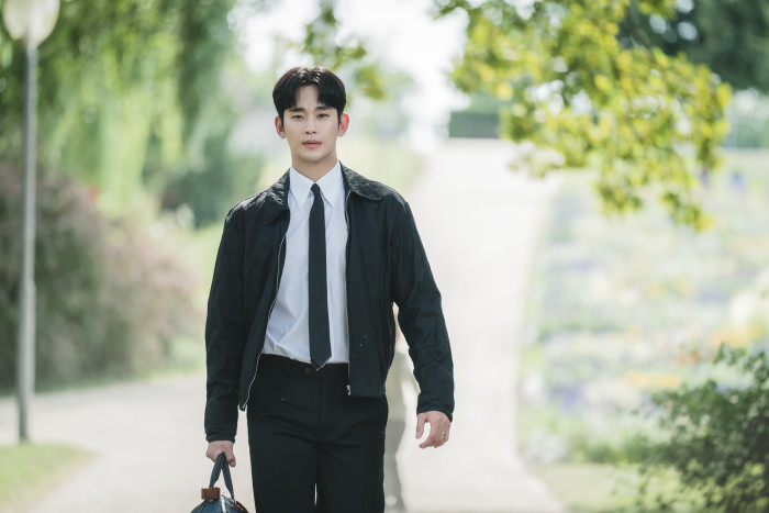 Actor Kim Soo-hyun Sells Seoul Luxury Condo, Nets $3.6M Profit Amid Legal Troubles
